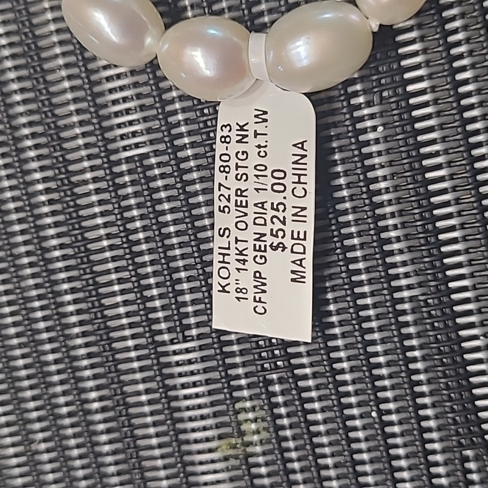 18" pearlustre Necklace - Picture 8 of 8
